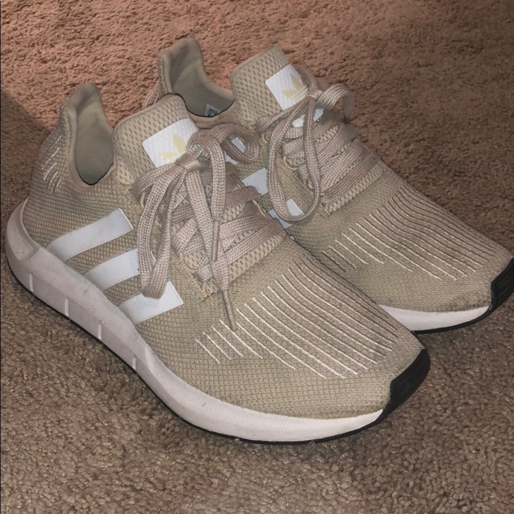 adidas swift run shoes